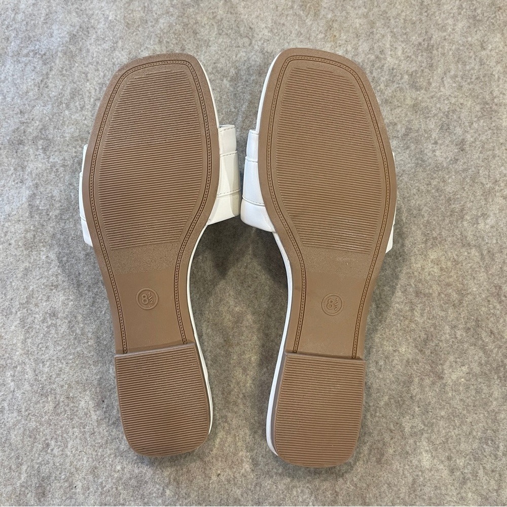 A New Day Kelsey Cream Faux Pearl Buckle slip On Flat Sandals Size 8.5 New - Picture 4 of 8